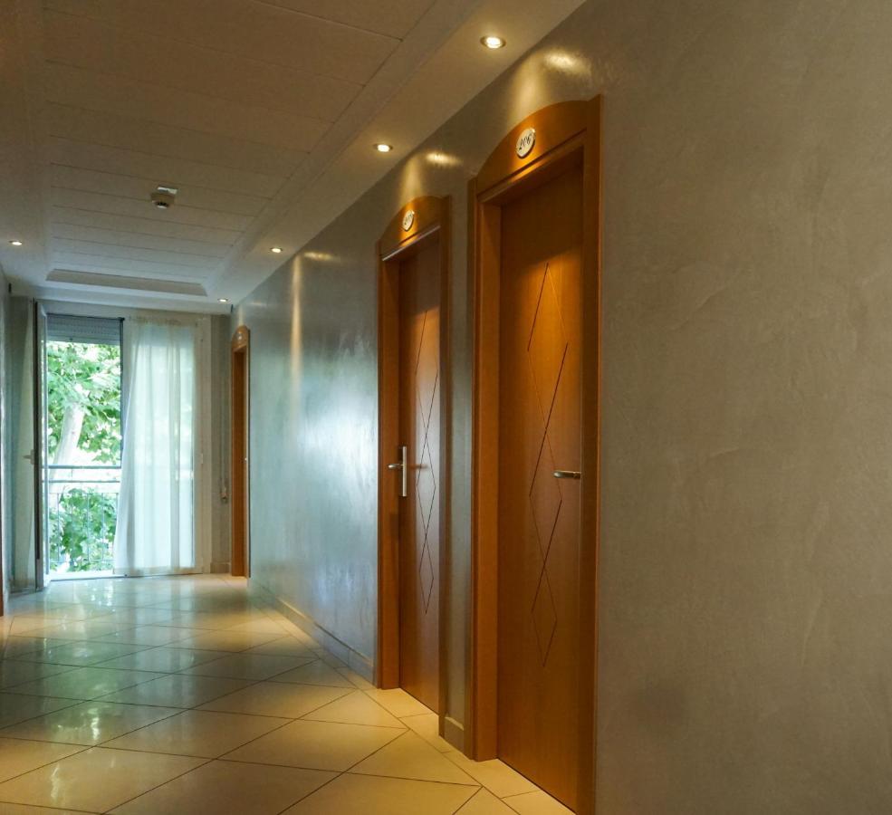 Hotel Londra Rimini Ngoại thất bức ảnh