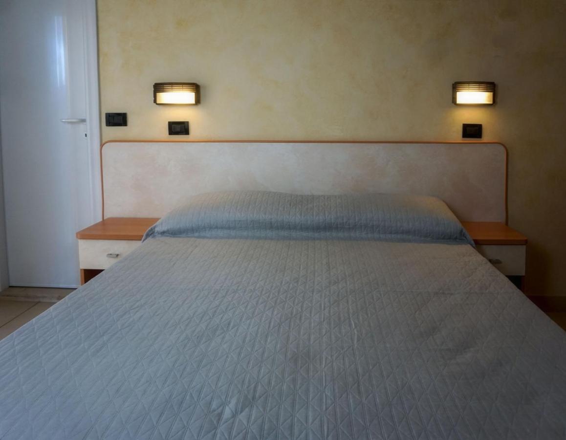 Hotel Londra Rimini Ngoại thất bức ảnh